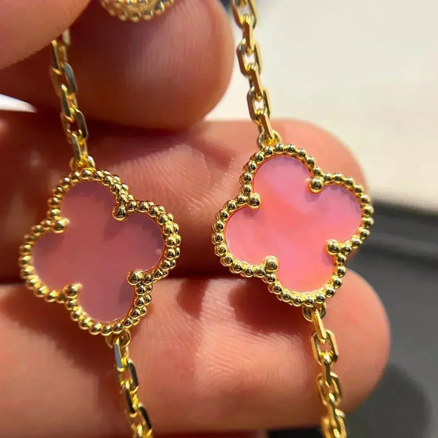 [Glow]New  CLOVER 5 MOTIFS  PINK MOP BRACELET COLLECTION