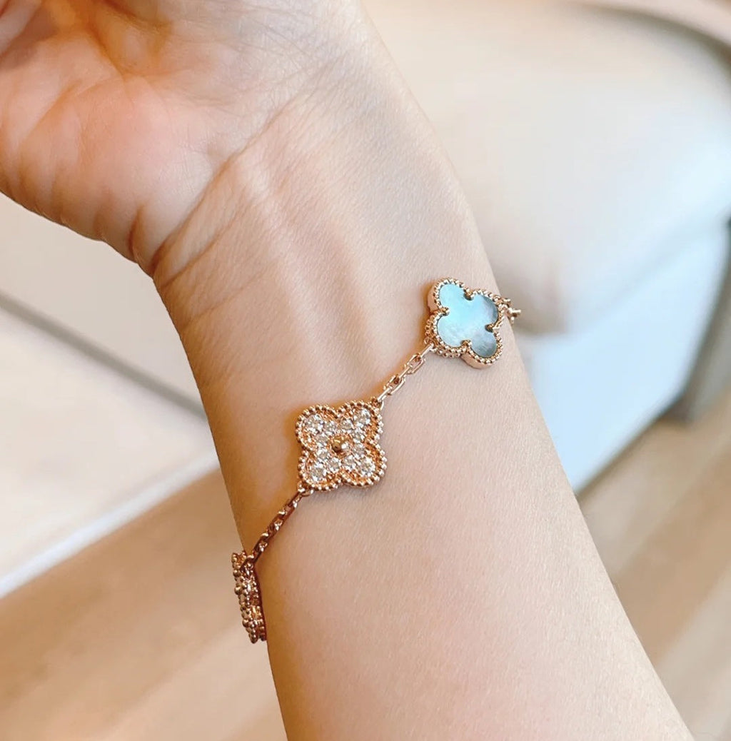 [Glow Jewelry] CLOVER 5 MOTIF GRAY MOP BRACELET COLLECTION