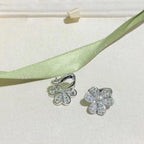 ¡®Glow¡¯FRIVOLE SILVER FLOWER DIAMOND EARRINGS