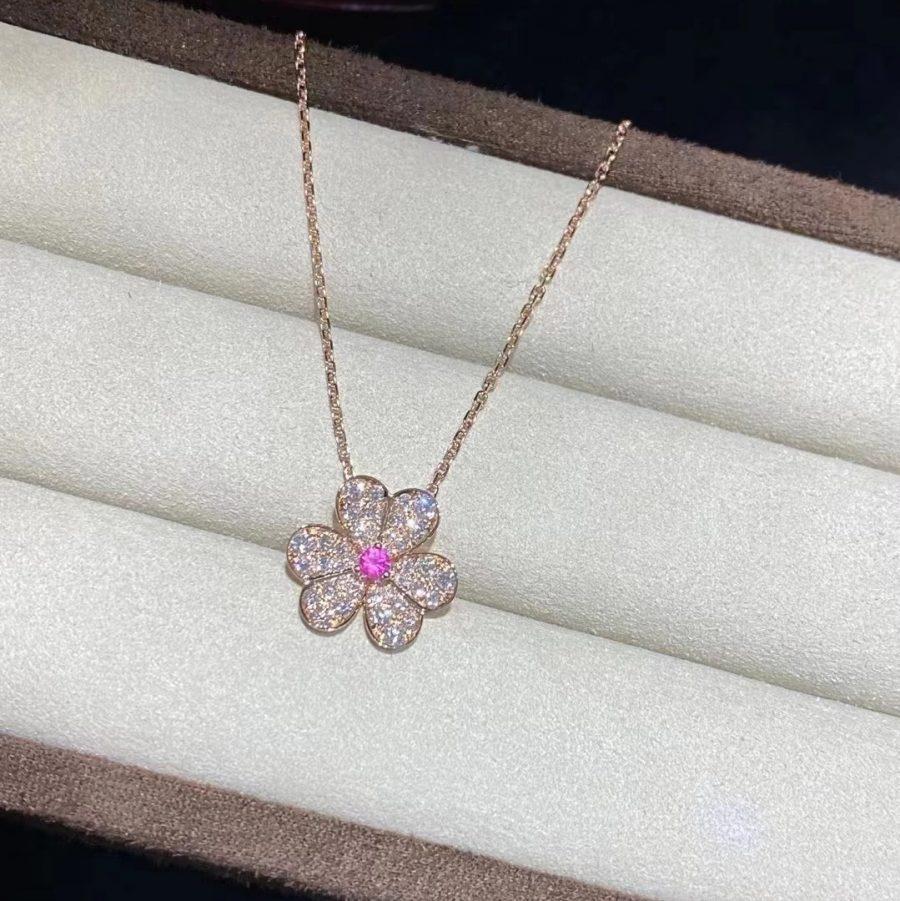 ¡®Glow¡¯FRIVOLE ROSE GOLD FLOWER DIAMOND NECKLACE