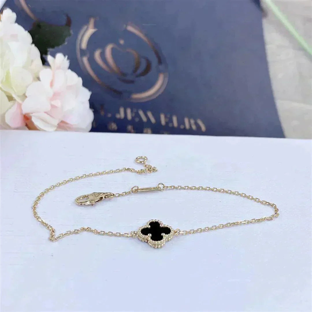 ¡®Glow¡¯CLOVER ONYX SINGLE FLOWER BRACELET