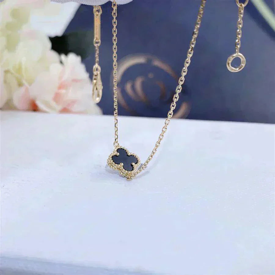 ¡®Glow¡¯CLOVER ONYX SINGLE FLOWER BRACELET