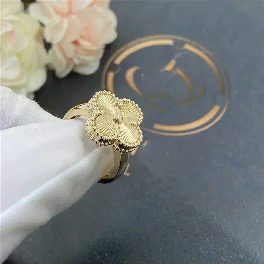 ¡®Glow¡¯CLOVER GOLD RING