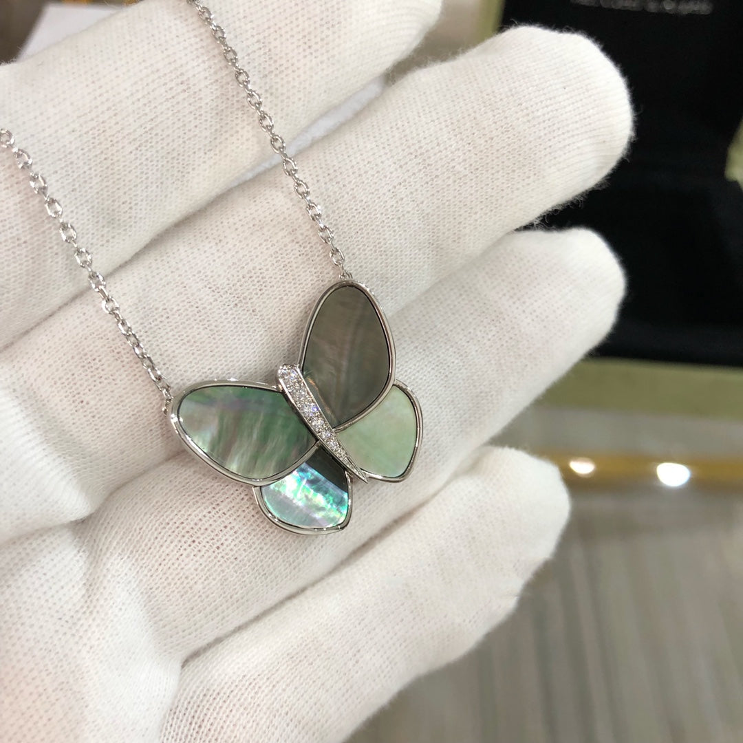 ¡®Glow¡¯LARGE BUTTERFLY SILVER PENDANT DIAMOND NECKLACE