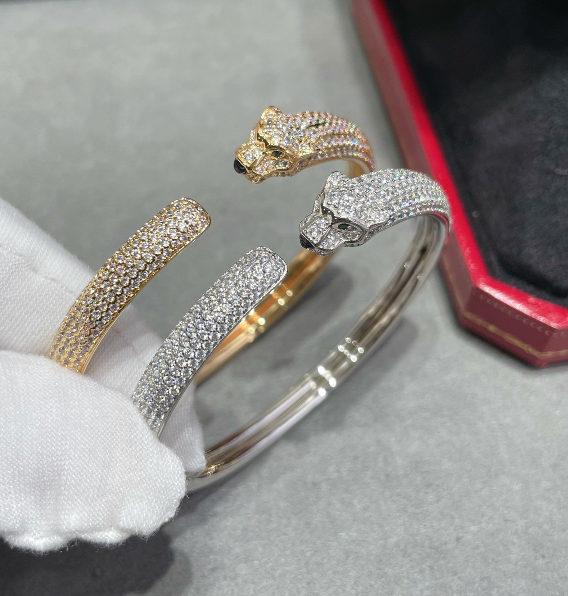 GlowPANTHERE FULL DIAMOND OPEN BRACELET
