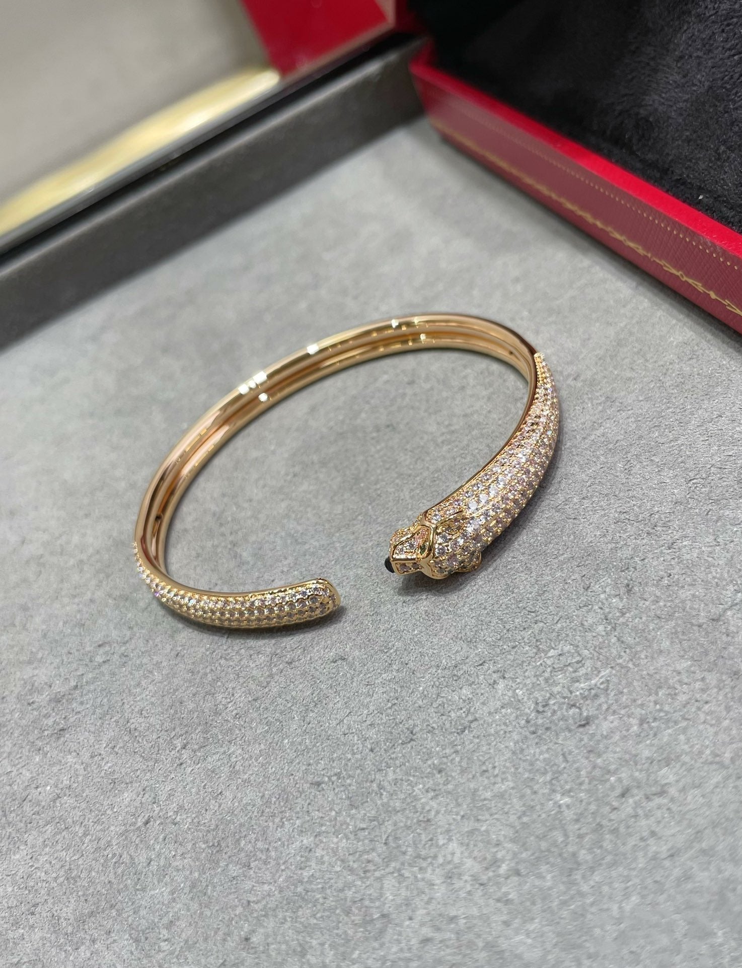 GlowPANTHERE FULL DIAMOND OPEN BRACELET